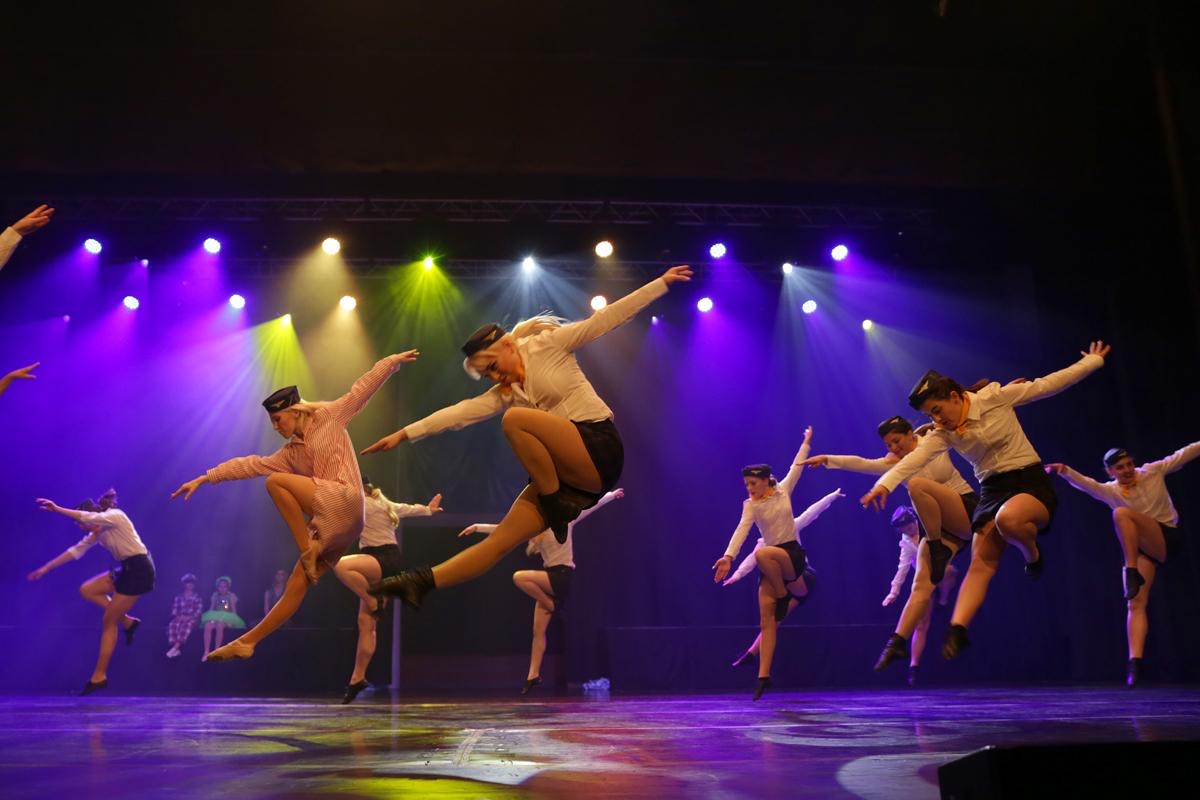 Jazz dance jump
